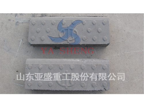Wuhan, Hubei using LZYC-2 molding machine production roadside stone